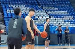 体育赛事-太狠了！广东宏远调整名单备战CBA常规赛费德勒在G2比赛中逆转，塔图姆在IG比赛中出色防守的简单介绍-体育赛事