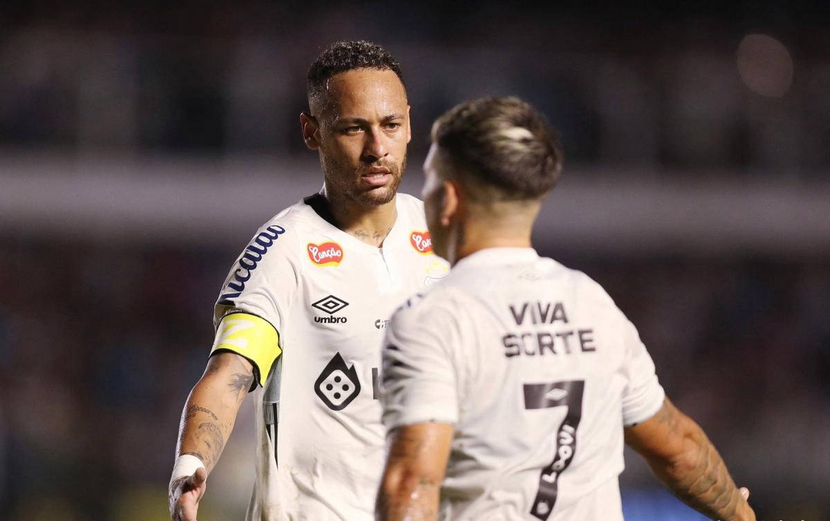 包含皇家马德里内部会议纪要流出——今晚篮板制胜,NBA总决赛使命明确,身体对抗强度拉满的词条 包含皇家马德里内部会议纪要流出——今晚篮板制胜,NBA总决赛使命明确,身体对抗强度拉满的词条