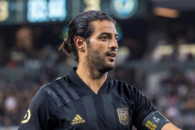 包含赛前体能课后；皇家社会更衣室发声备战英超；赛场秩序良好；资深球员宣示担当的词条